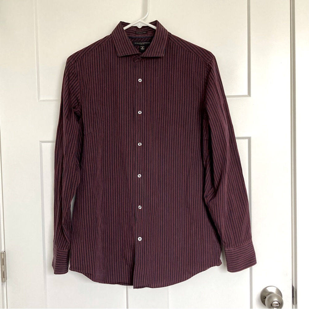 Banana Republic Men’s Red Stripes with Blue Button Down Shirt, Size S.